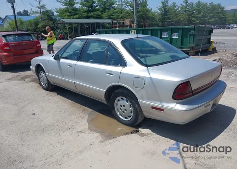 1998 Oldsmobile Eighty-Eight z USA, uszkodzony, nr VIN 1G3HN52K4W4844205